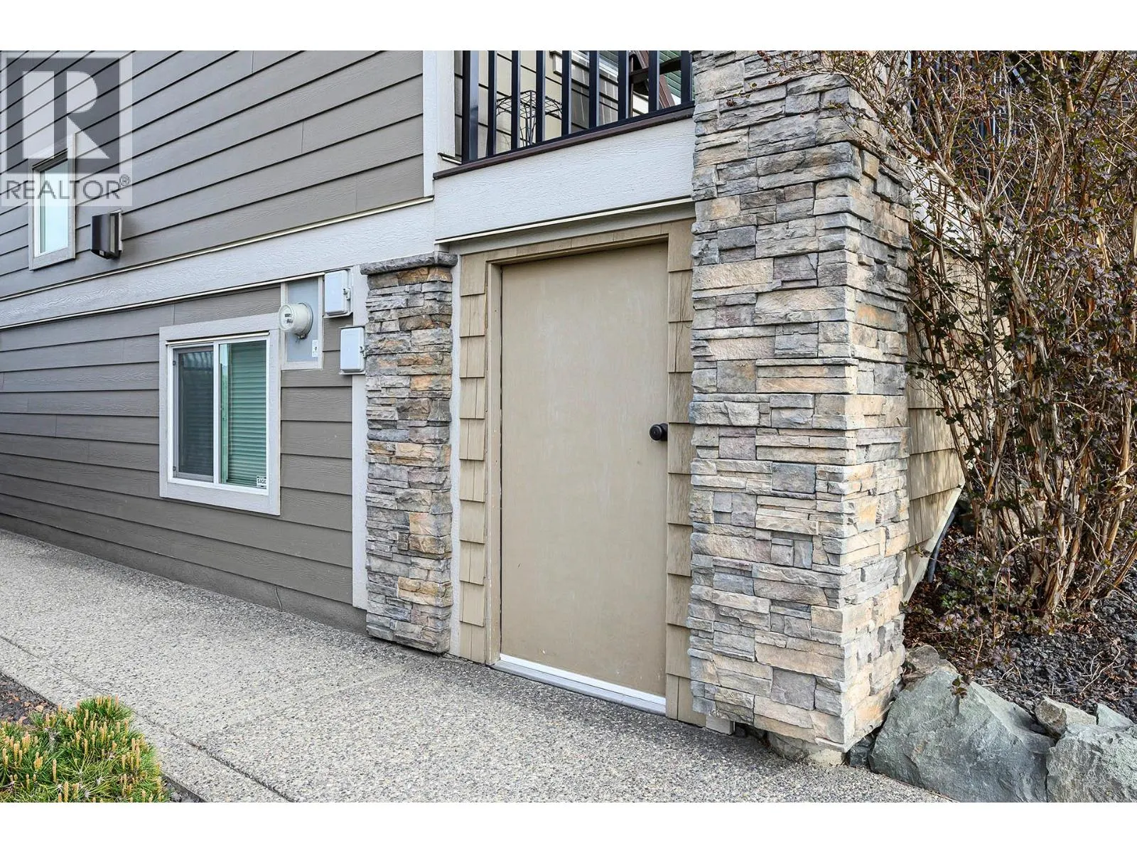 341 FERNIE Place