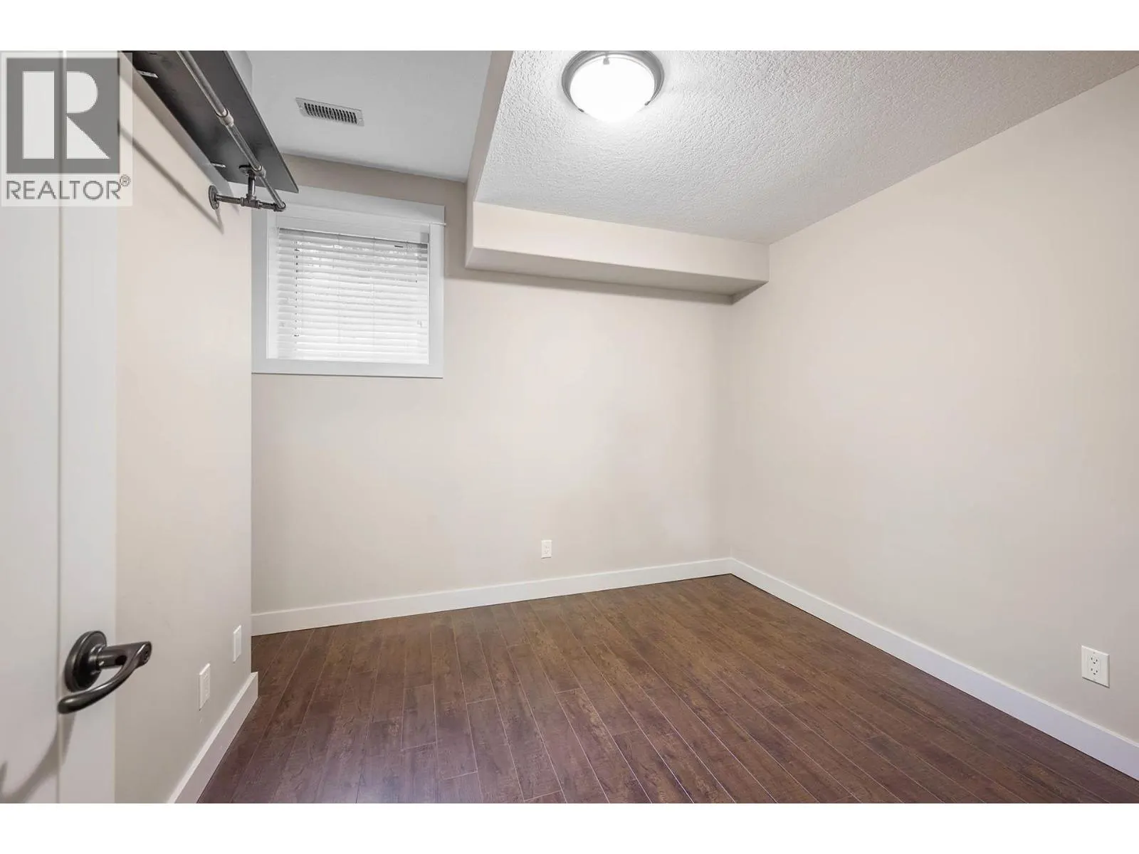 341 FERNIE Place