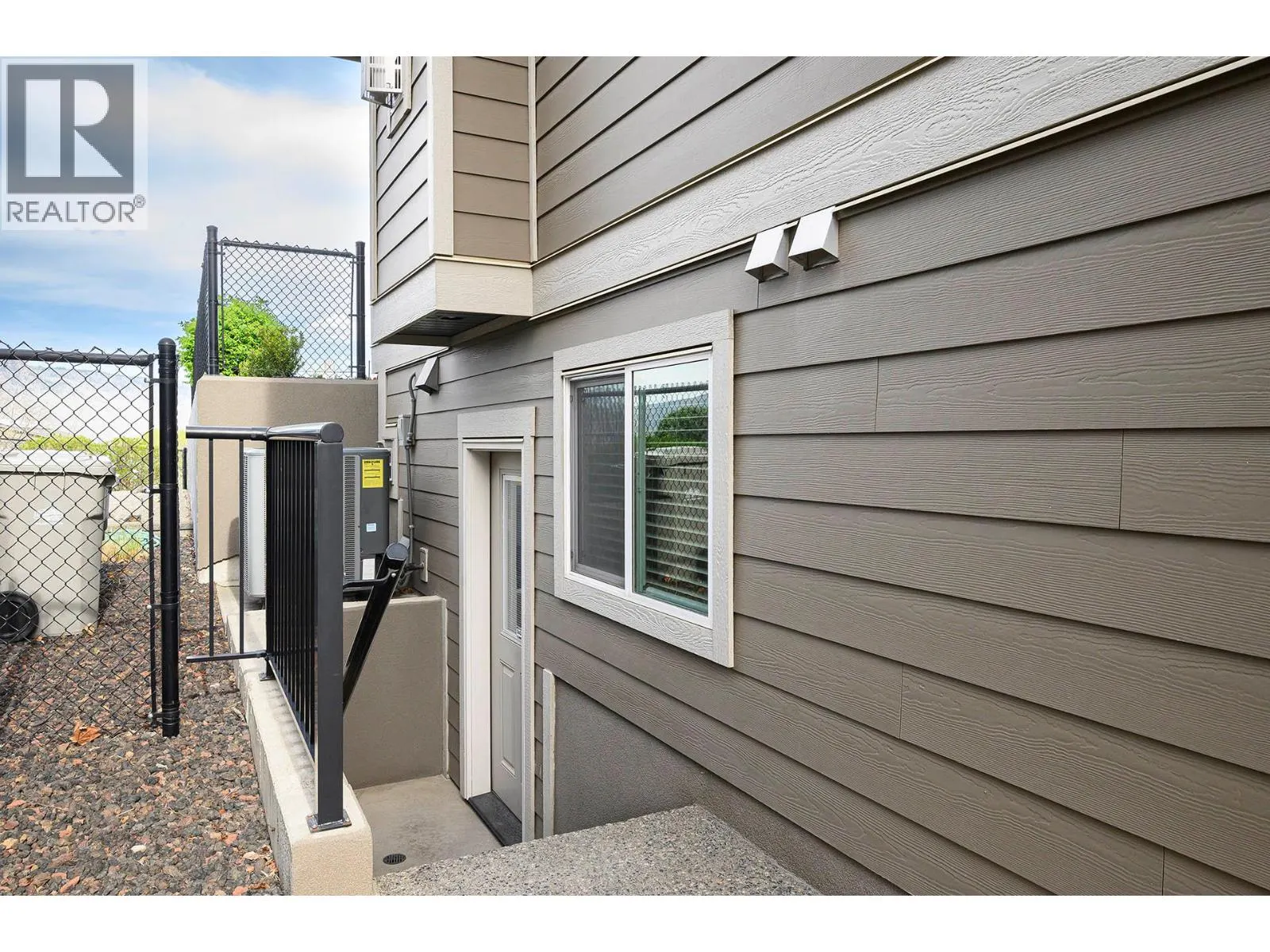 341 FERNIE Place