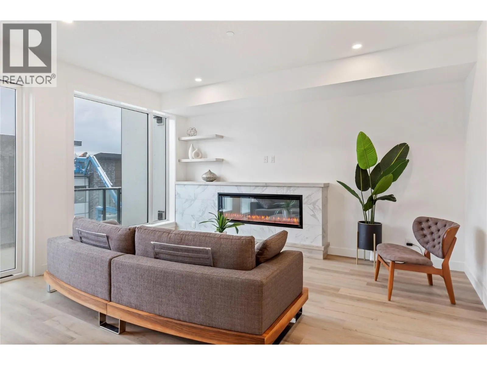 2735 Shannon Lake Road Unit# 203