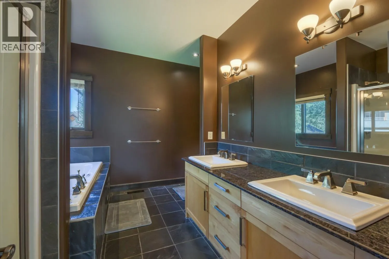 2576 Sandstone Green