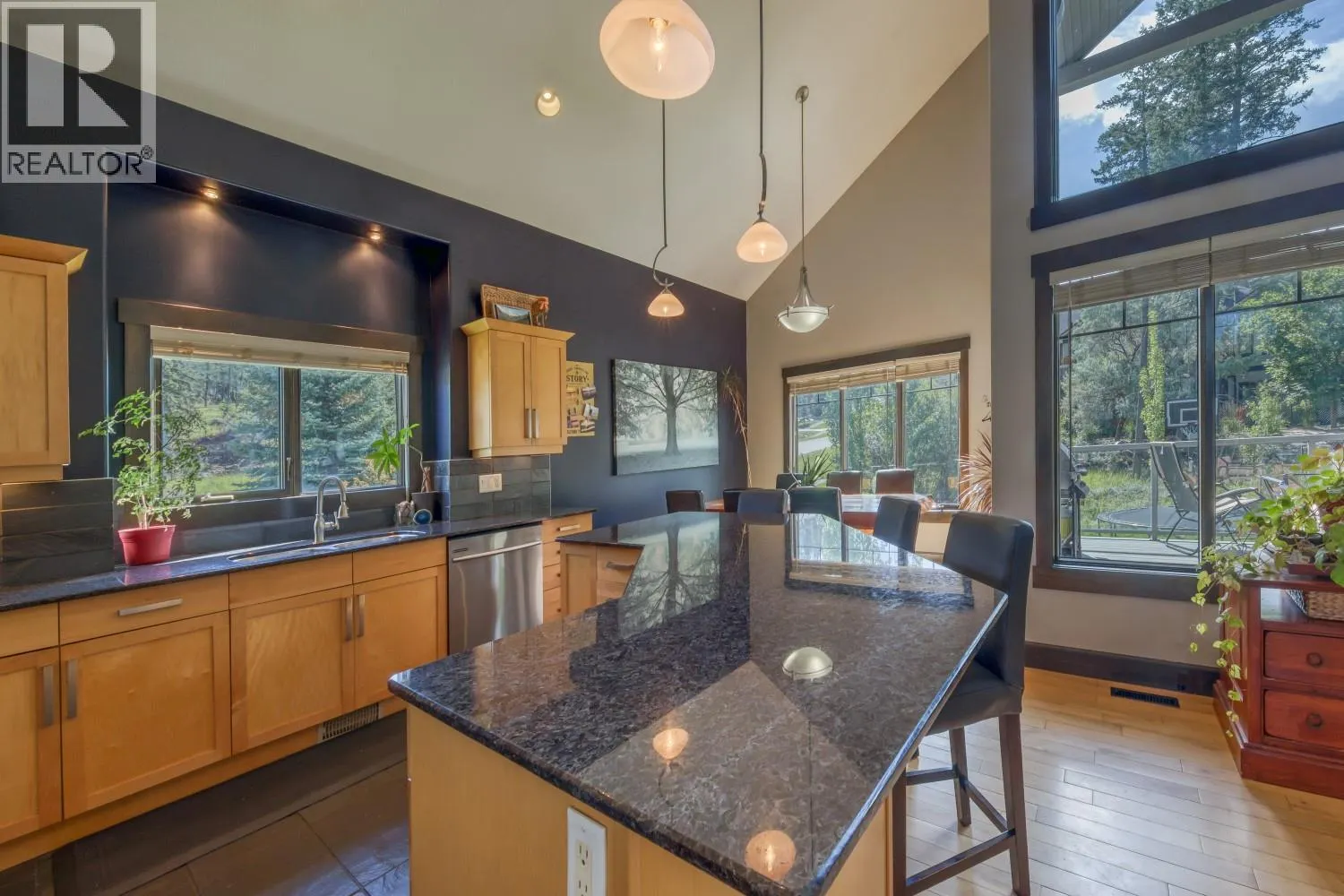 2576 Sandstone Green