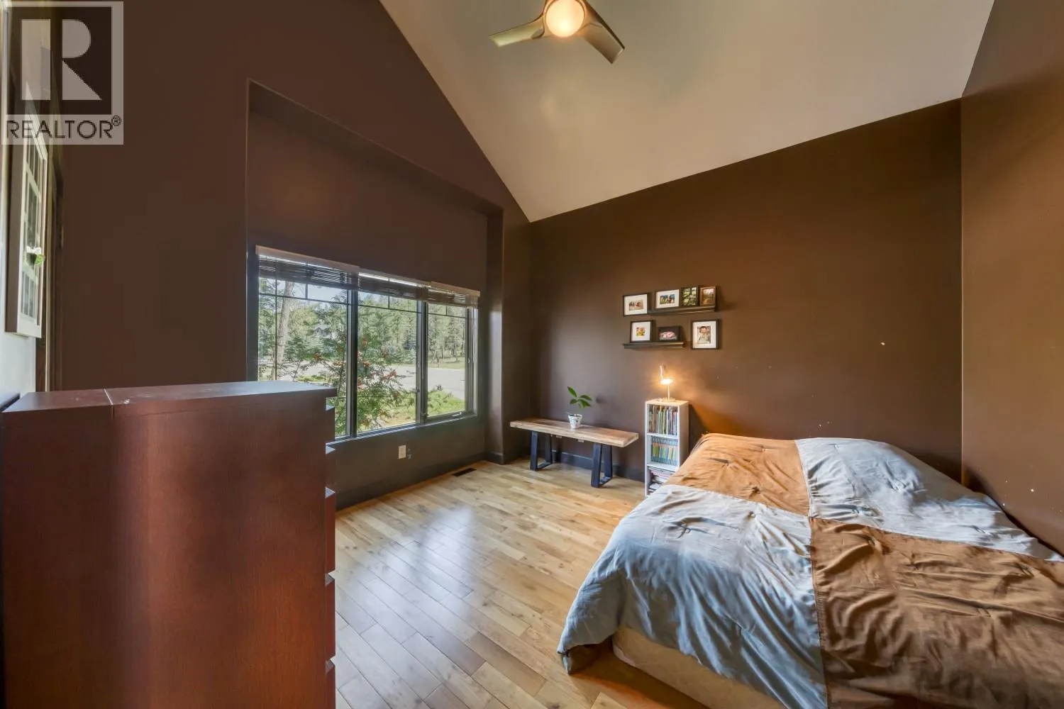 2576 Sandstone Green