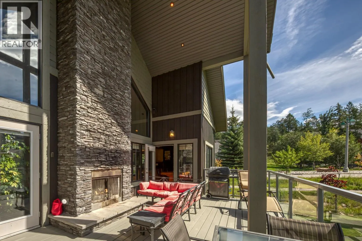 2576 Sandstone Green