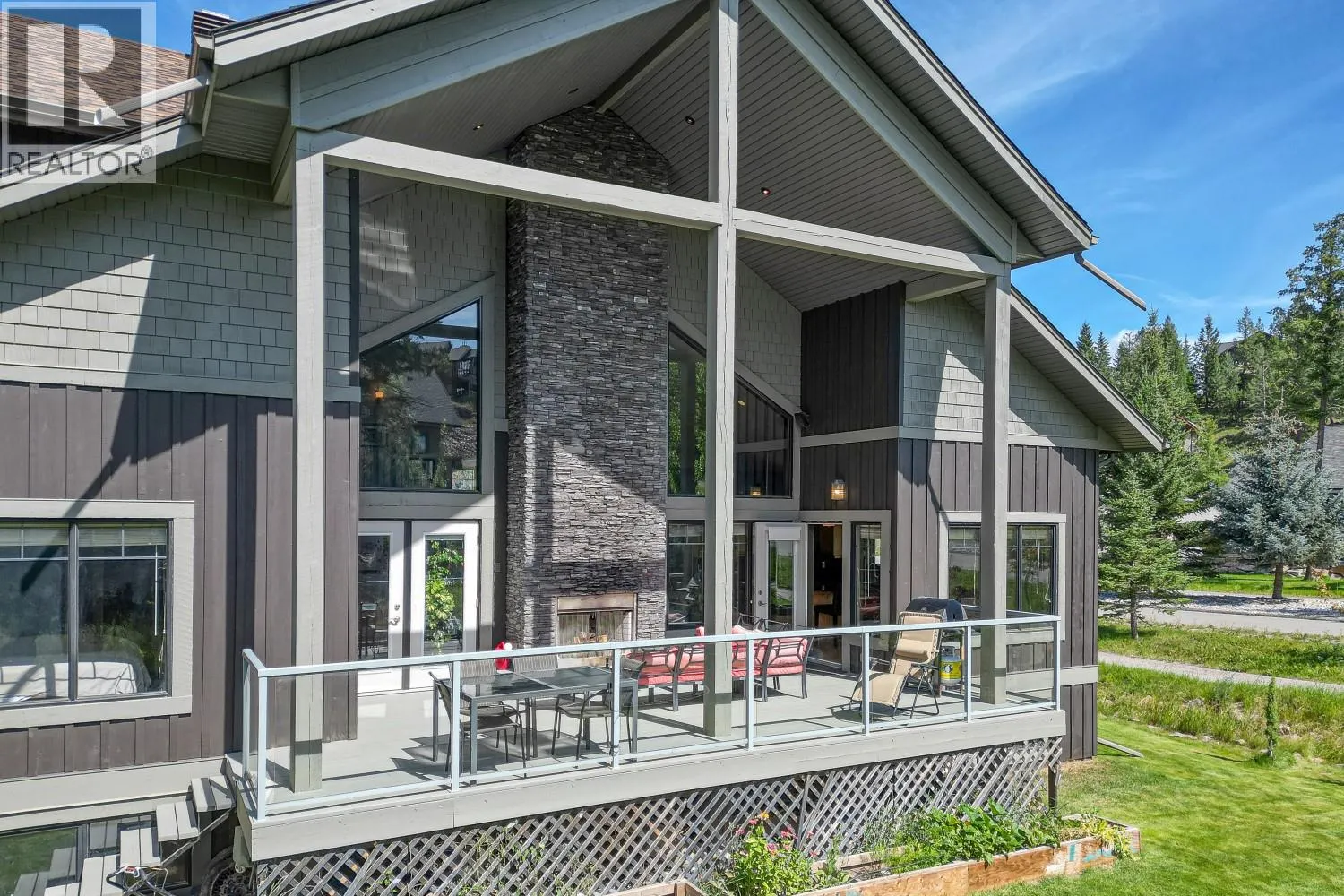 2576 Sandstone Green