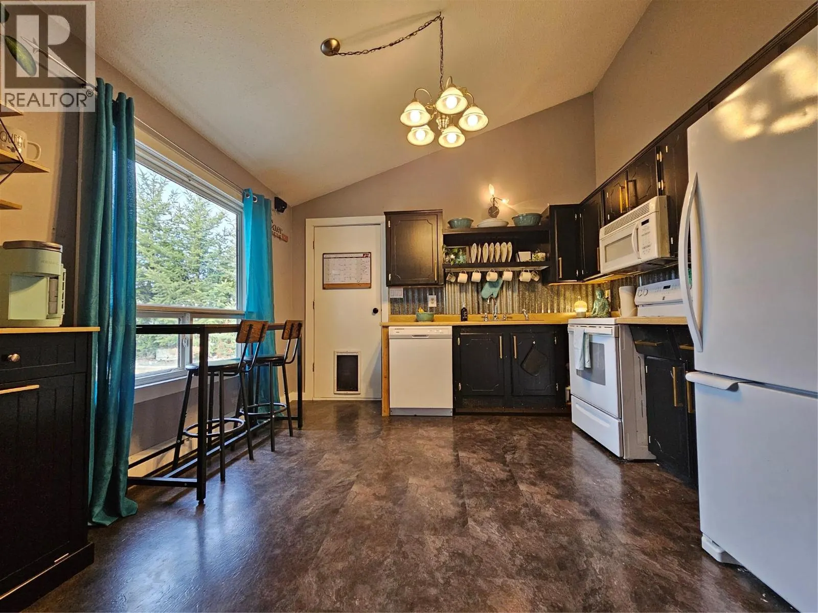 436 ORIOLE Way