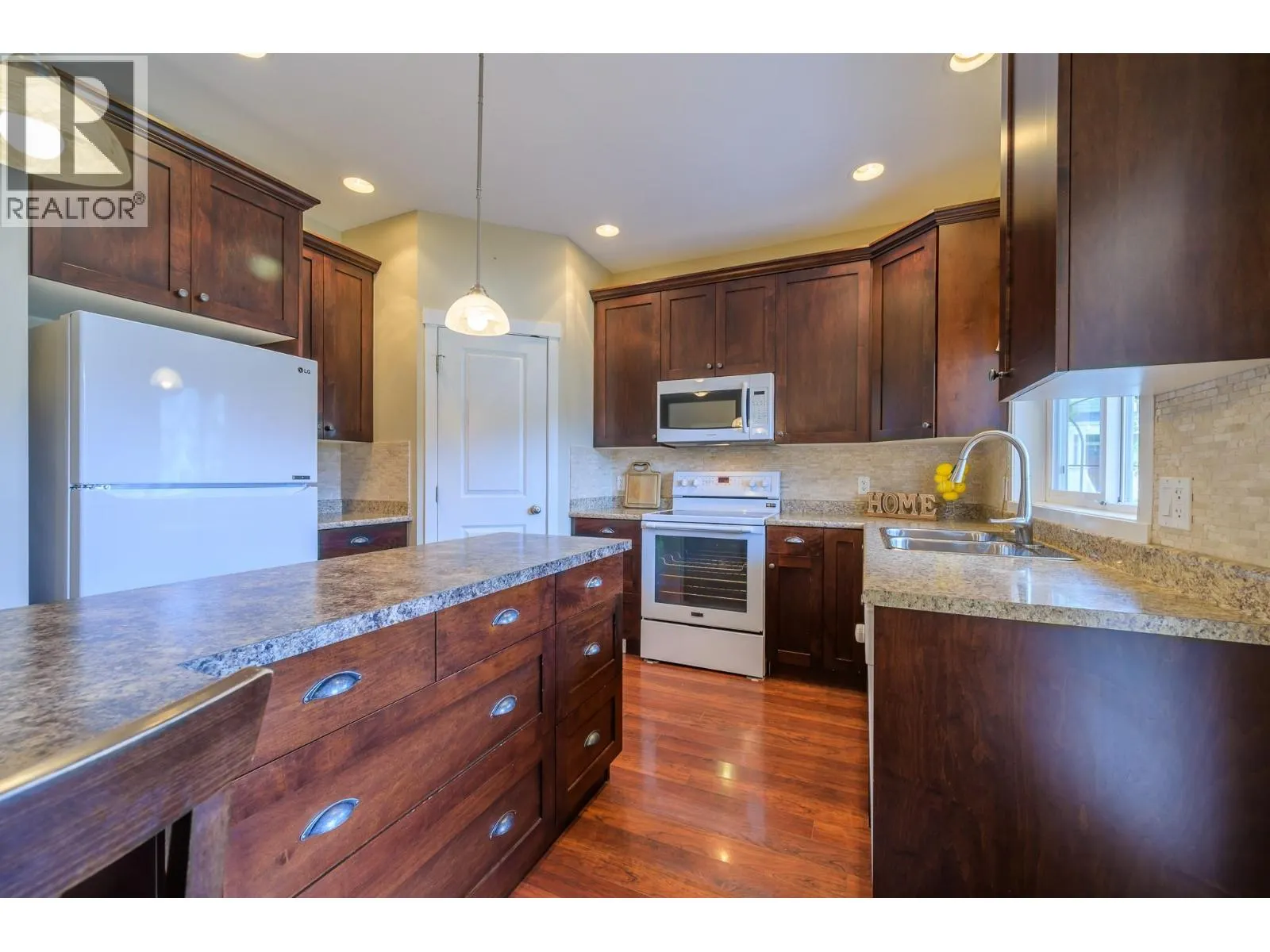 2920 VALLEYVIEW Drive Unit# 155