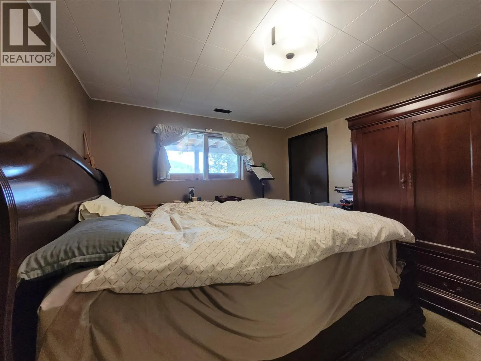 3250 Hall Frontage Road