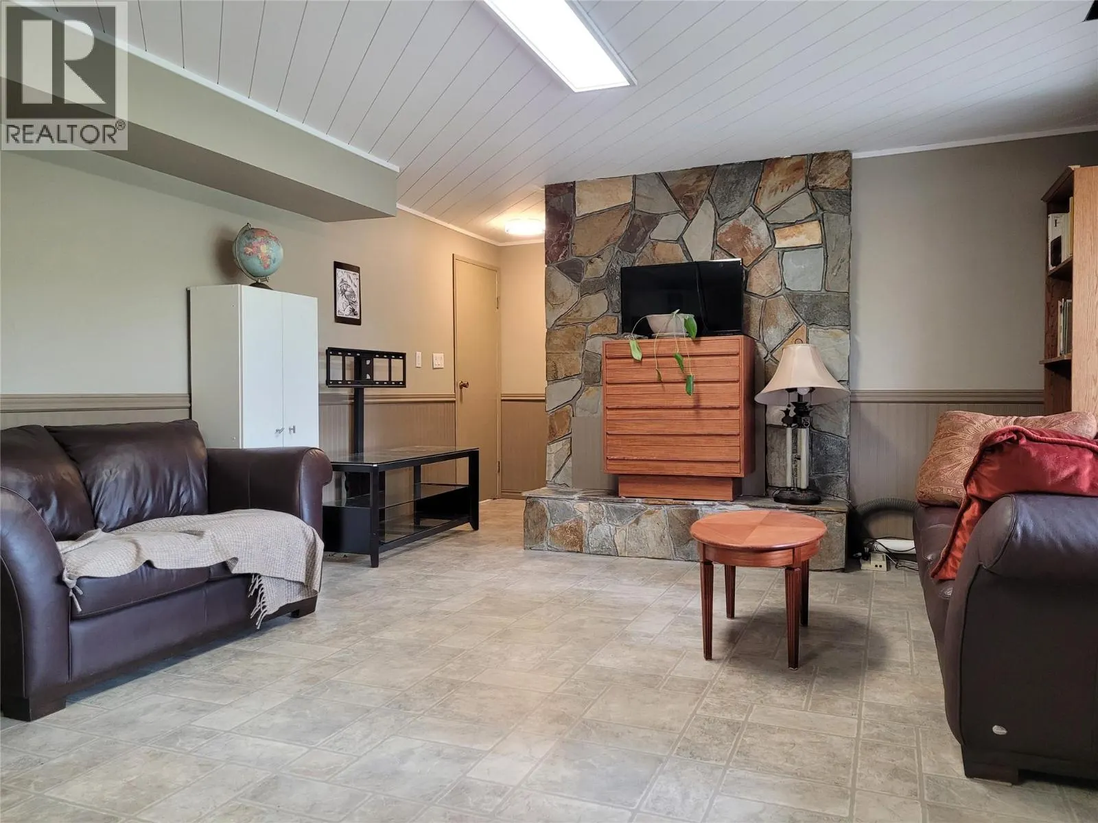 3250 Hall Frontage Road