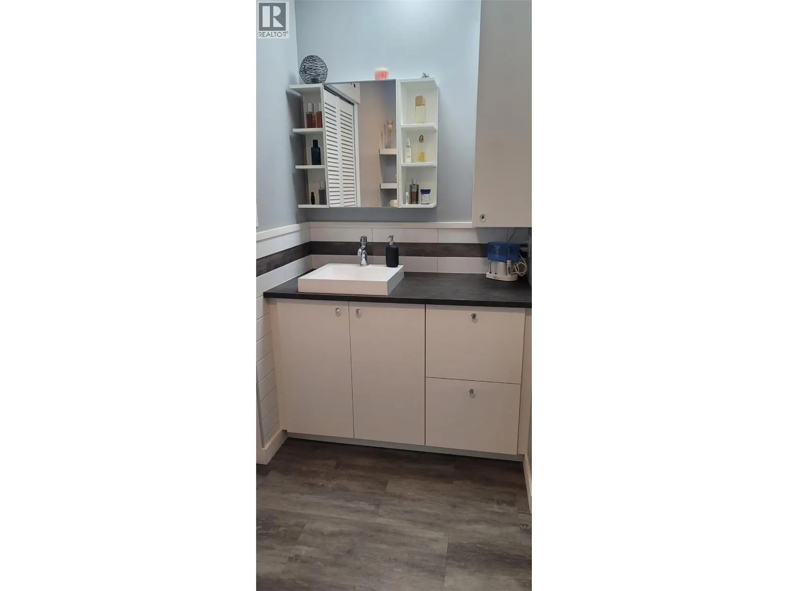 240 McIntosh Road Unit# 211