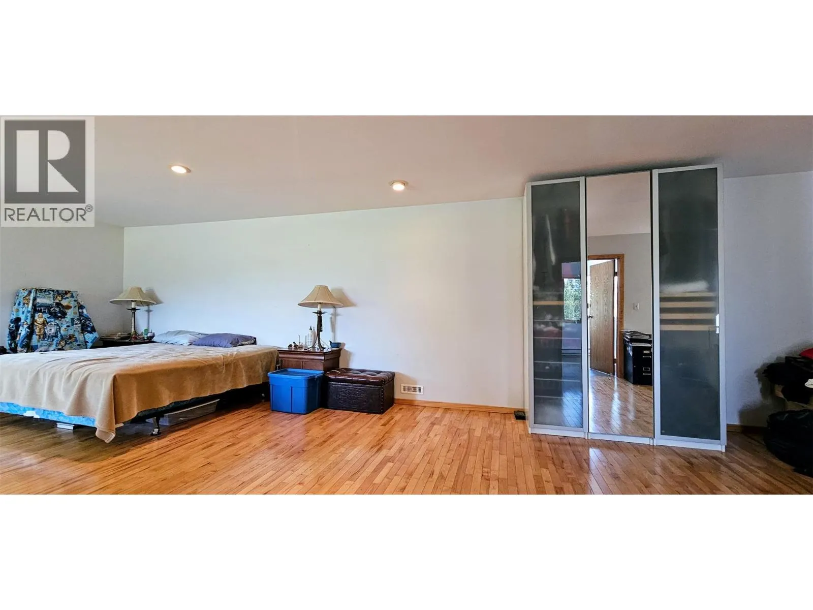 3560 ISLAND POND Road