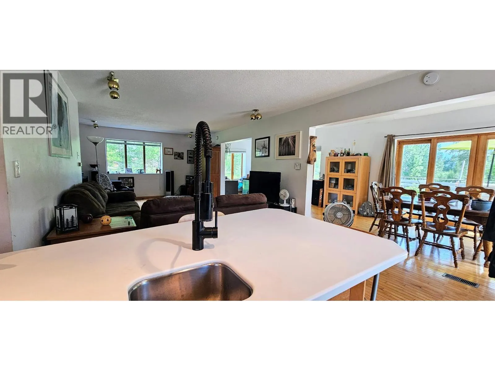 3560 ISLAND POND Road