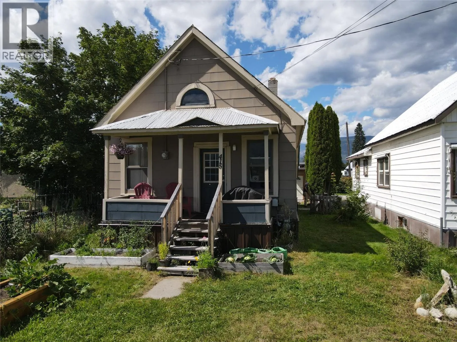 415 Downie Street