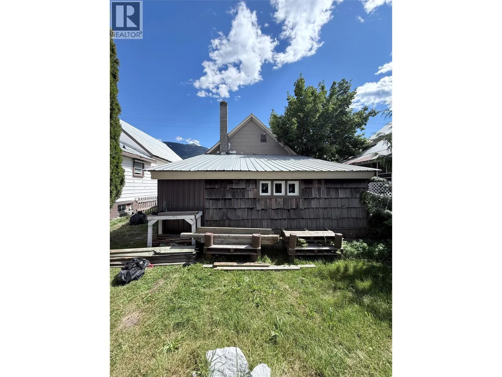 415 Downie Street