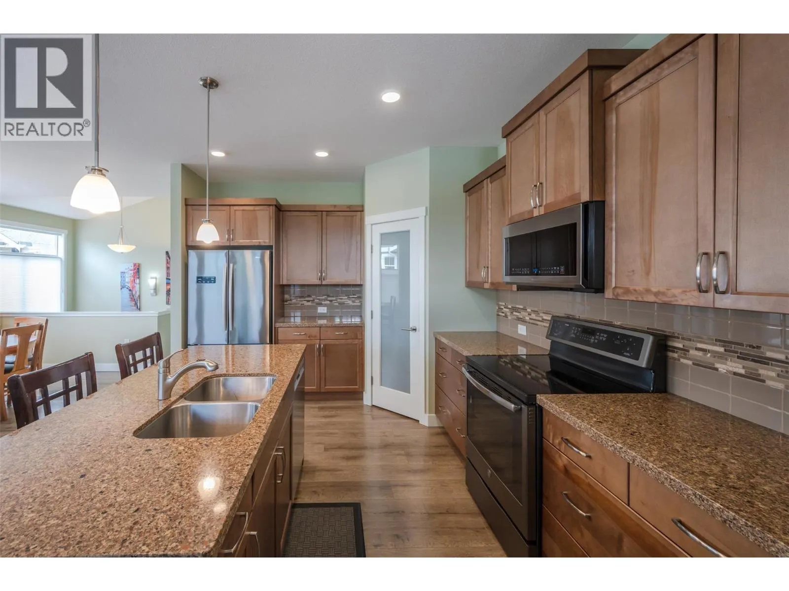 992 Holden Road