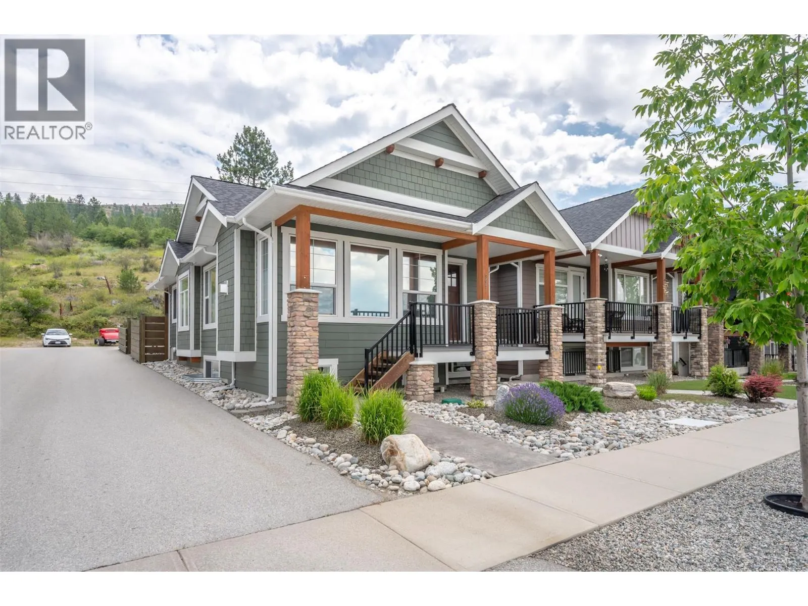 992 Holden Road