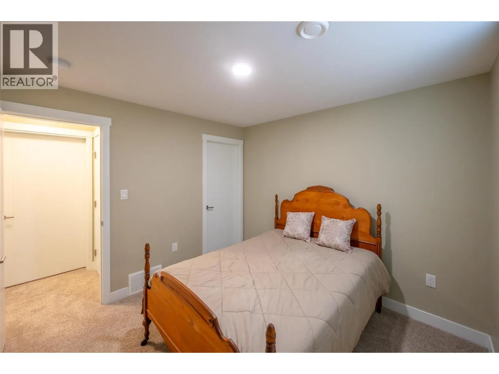 992 Holden Road