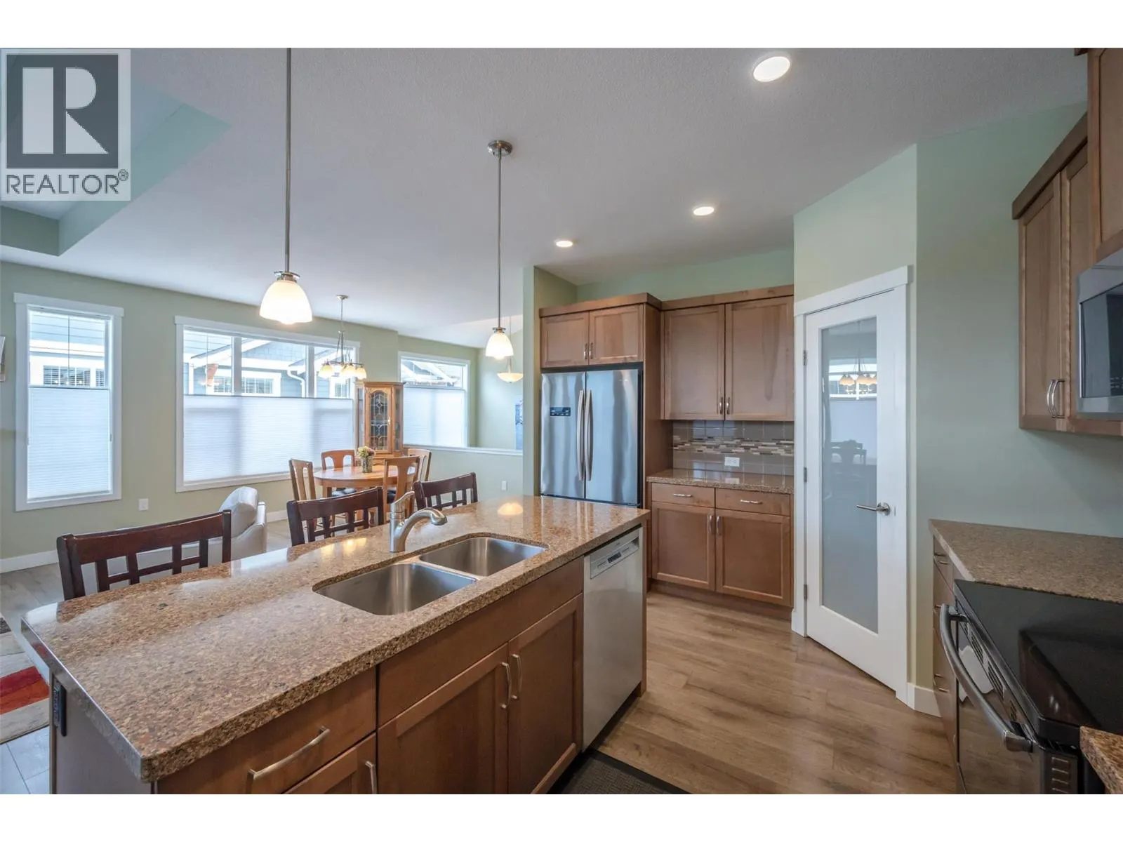 992 Holden Road