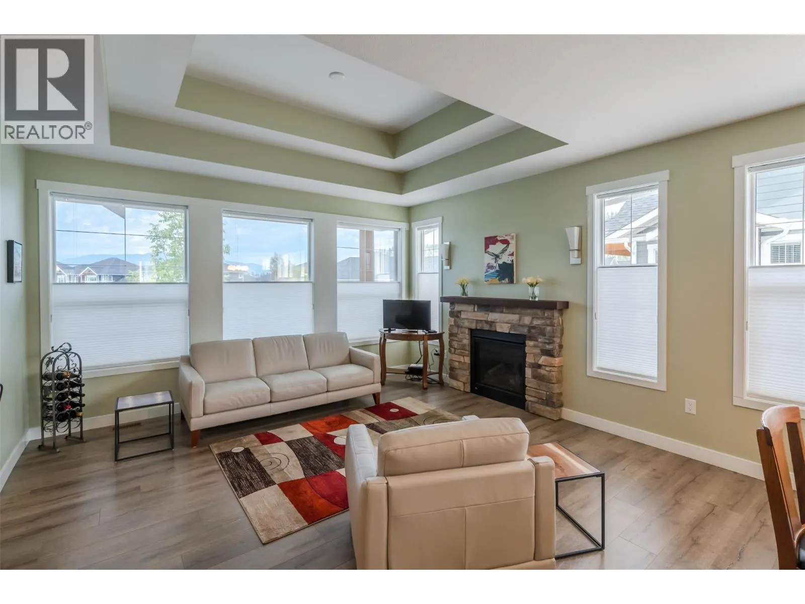 992 Holden Road