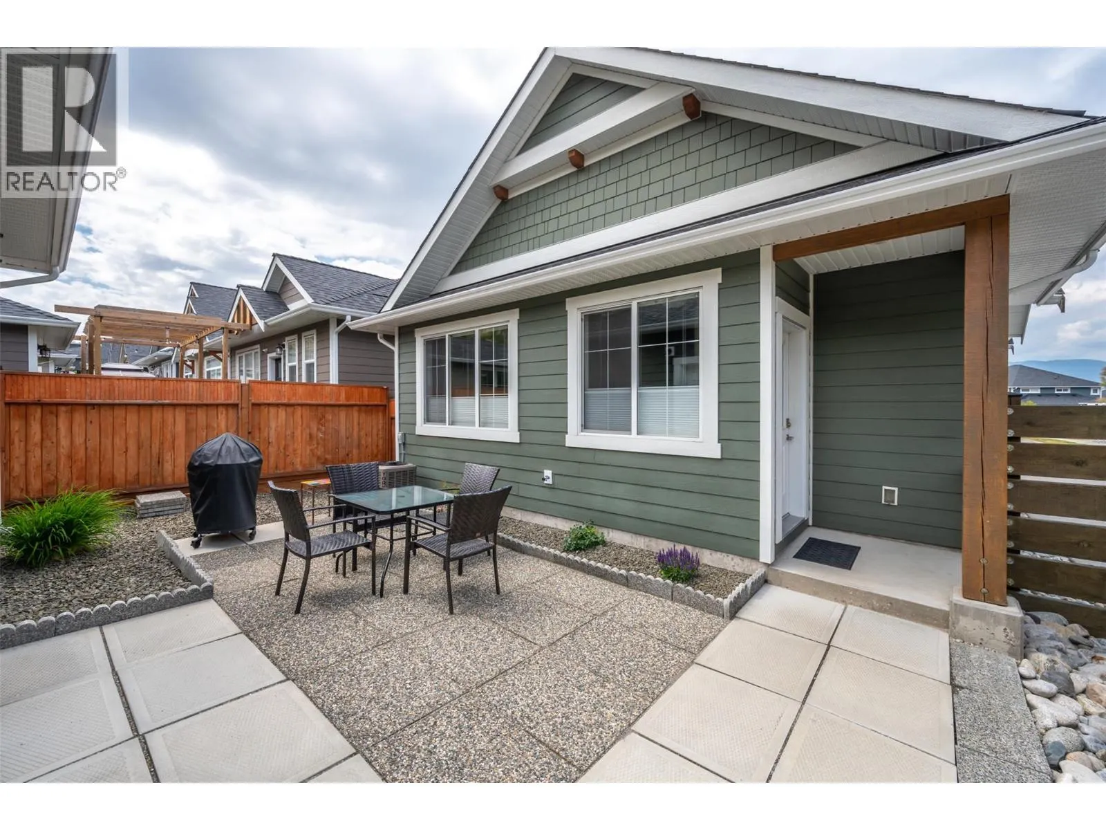 992 Holden Road