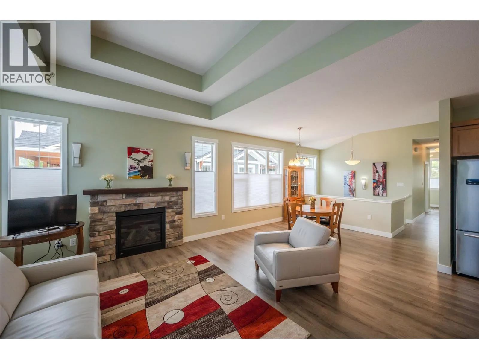 992 Holden Road