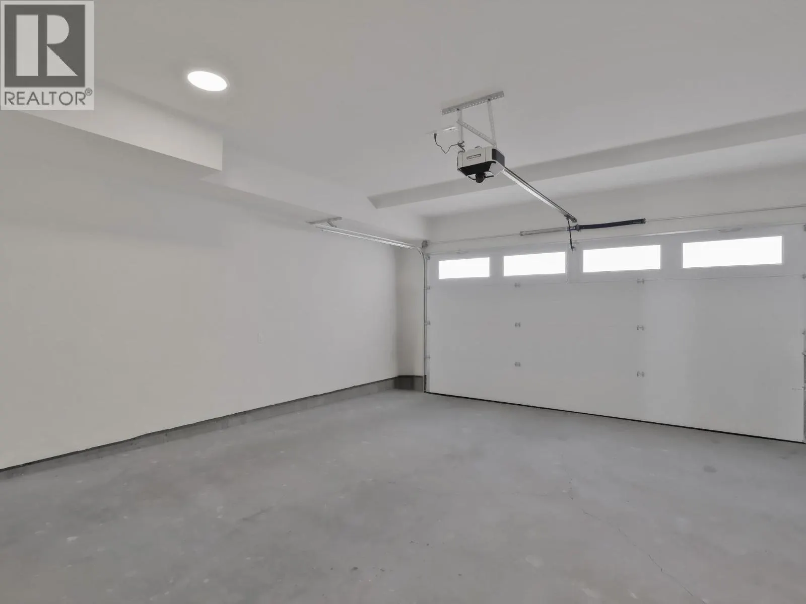 115 Wyndham Crescent Unit# 23