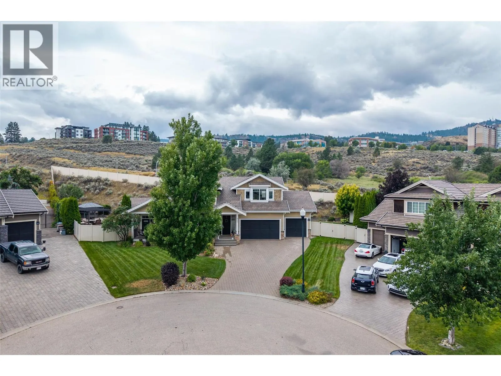 400 Fernie Place