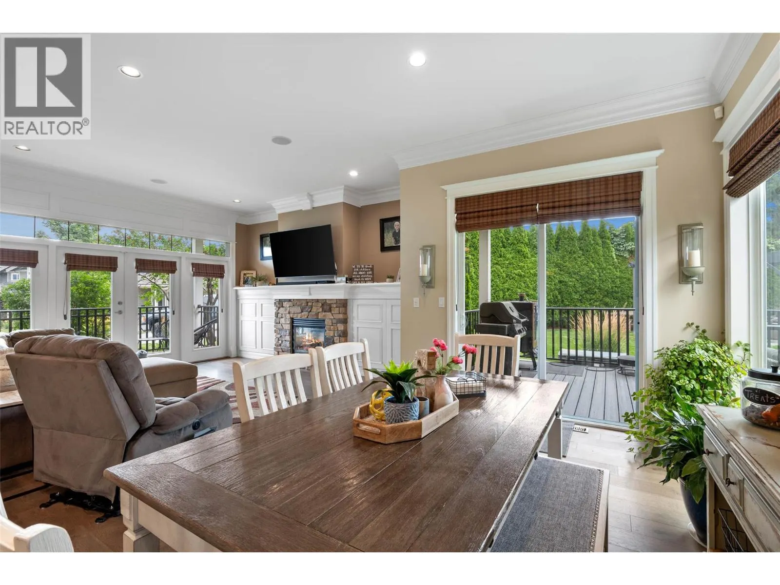 400 Fernie Place