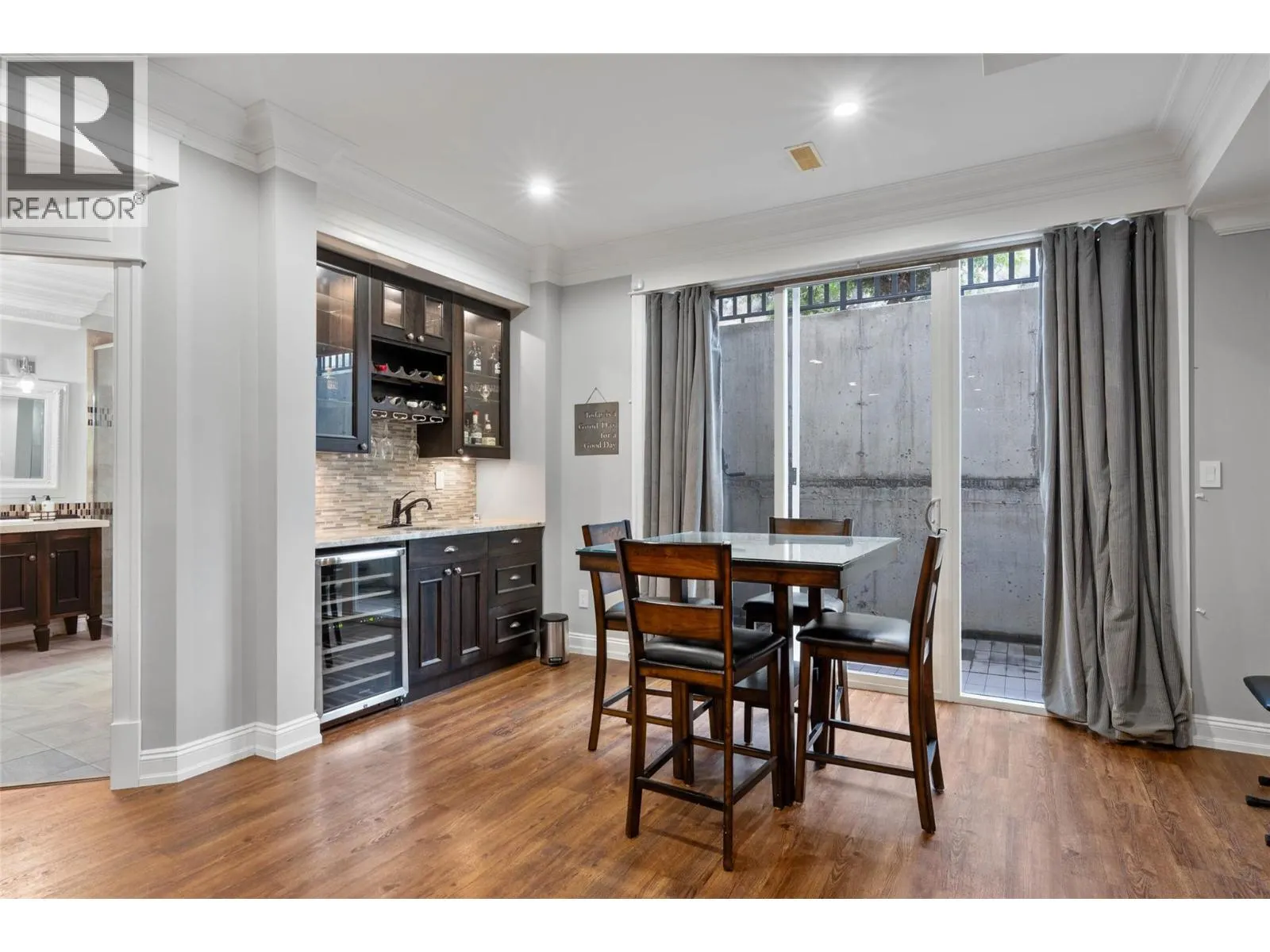 400 Fernie Place