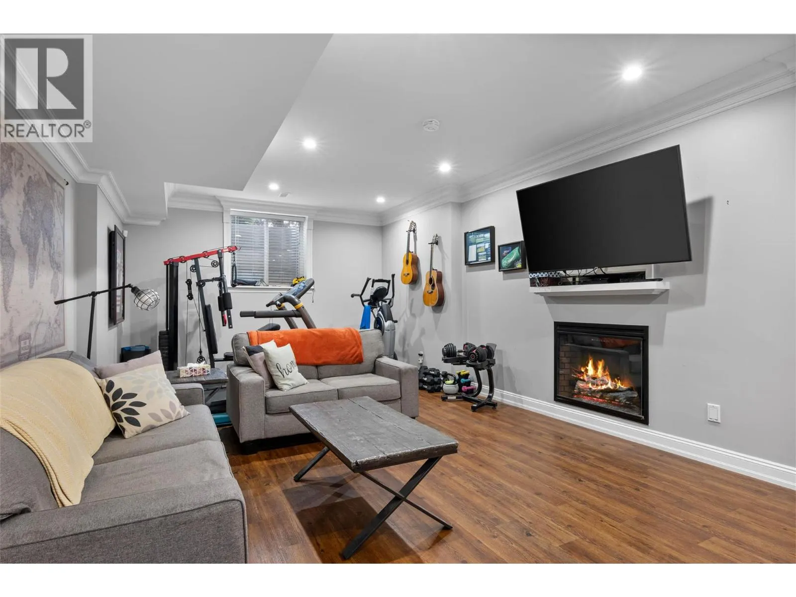 400 Fernie Place