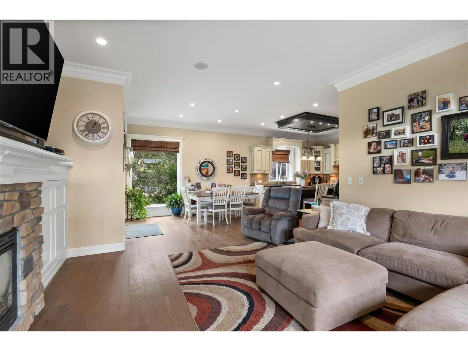 400 Fernie Place