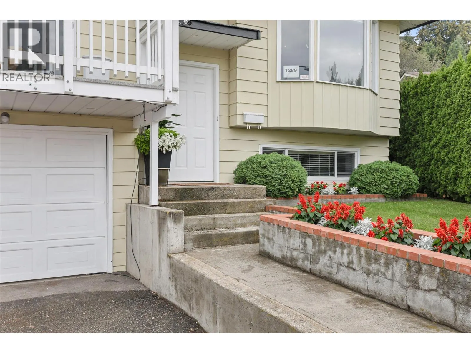 1289 MONASHEE Court