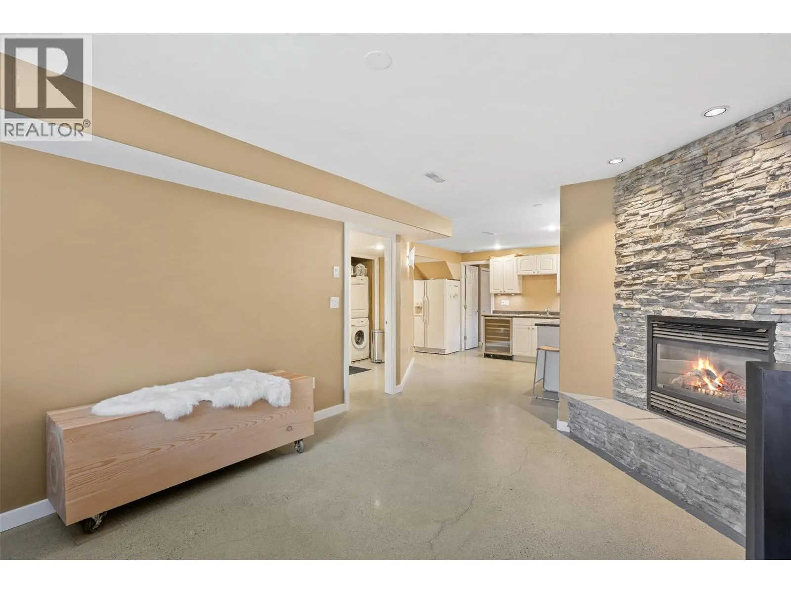 1289 MONASHEE Court