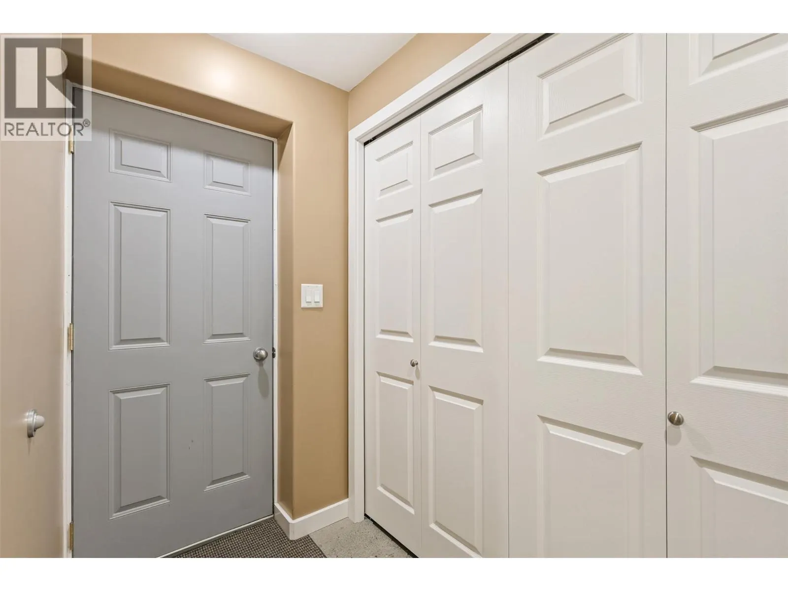 1289 MONASHEE Court