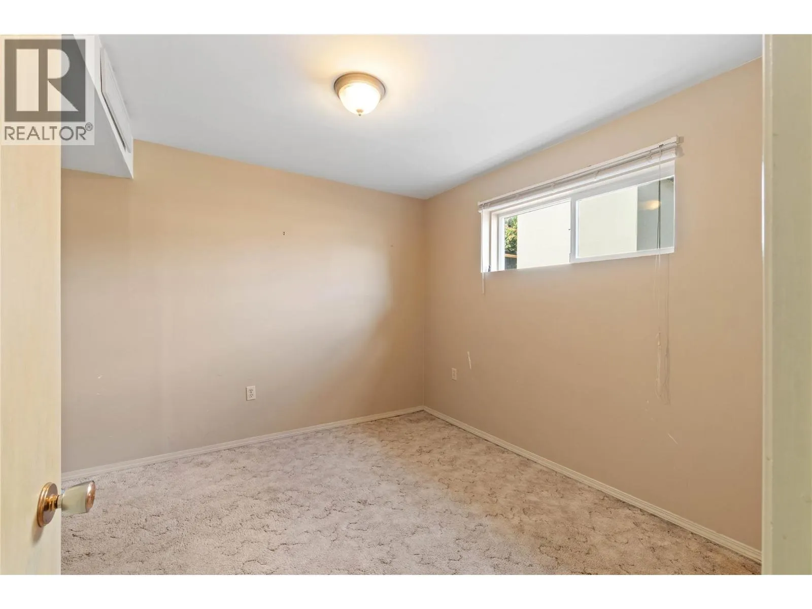 874 DEVER Drive