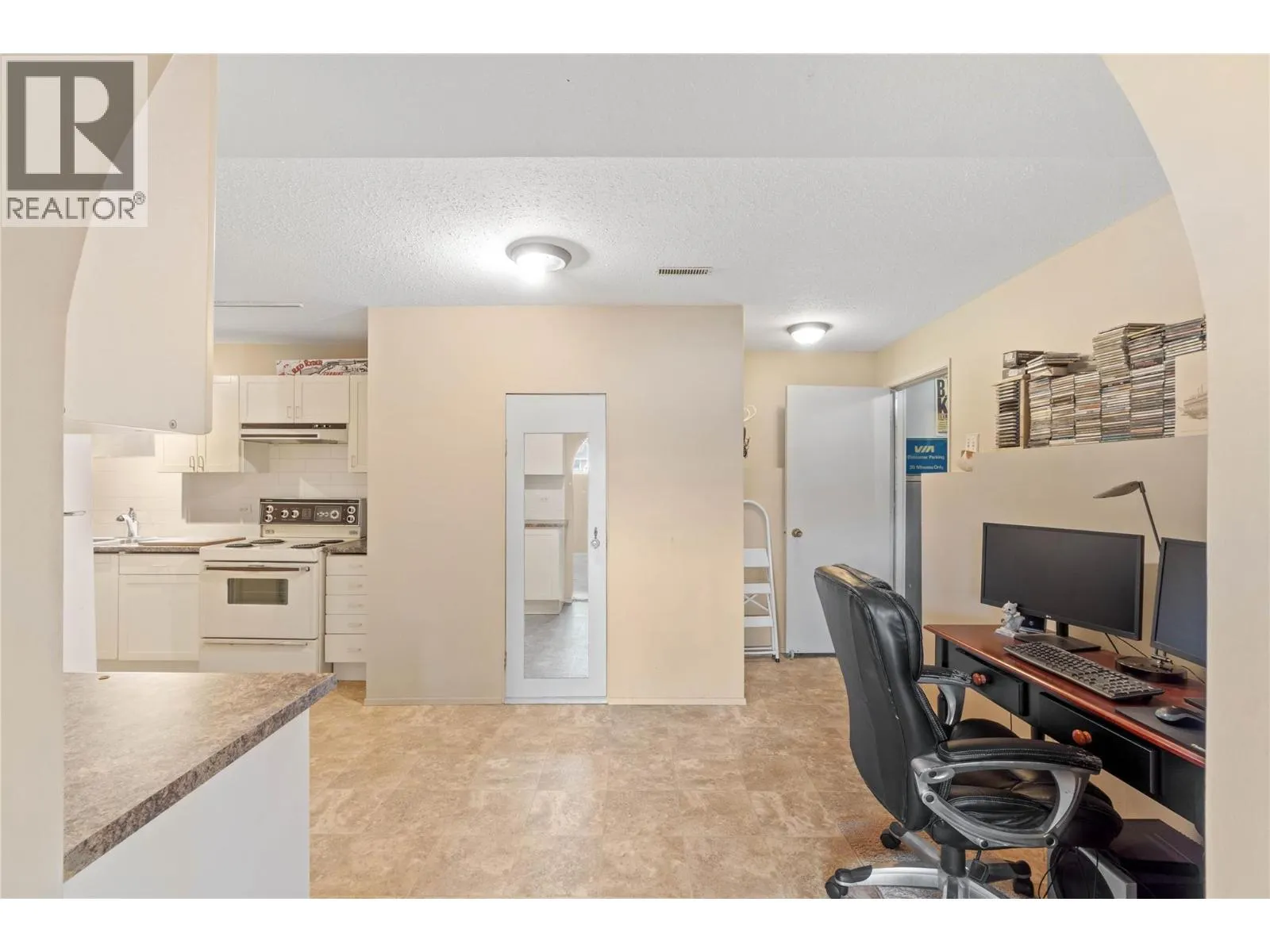 874 DEVER Drive