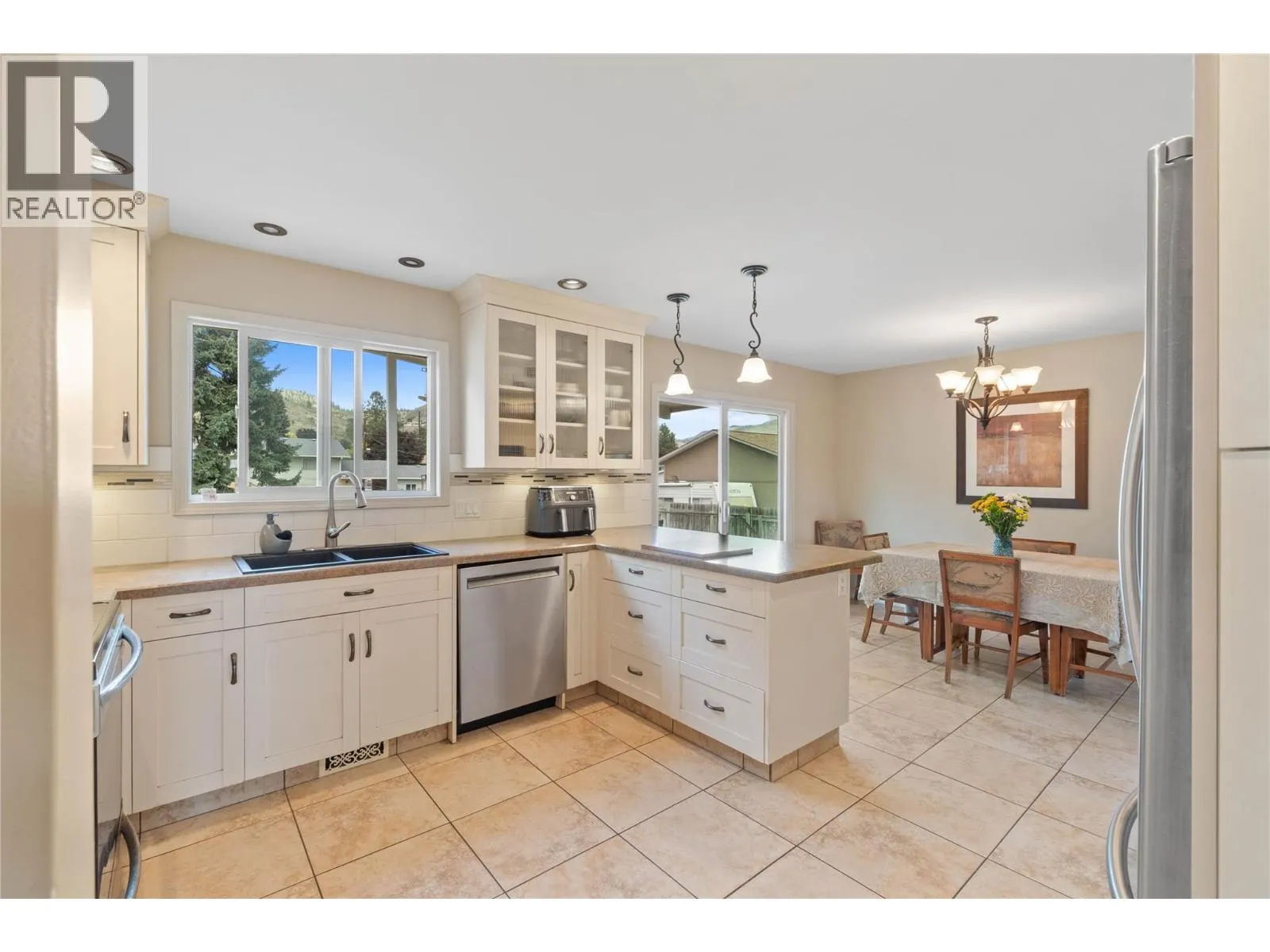 874 DEVER Drive
