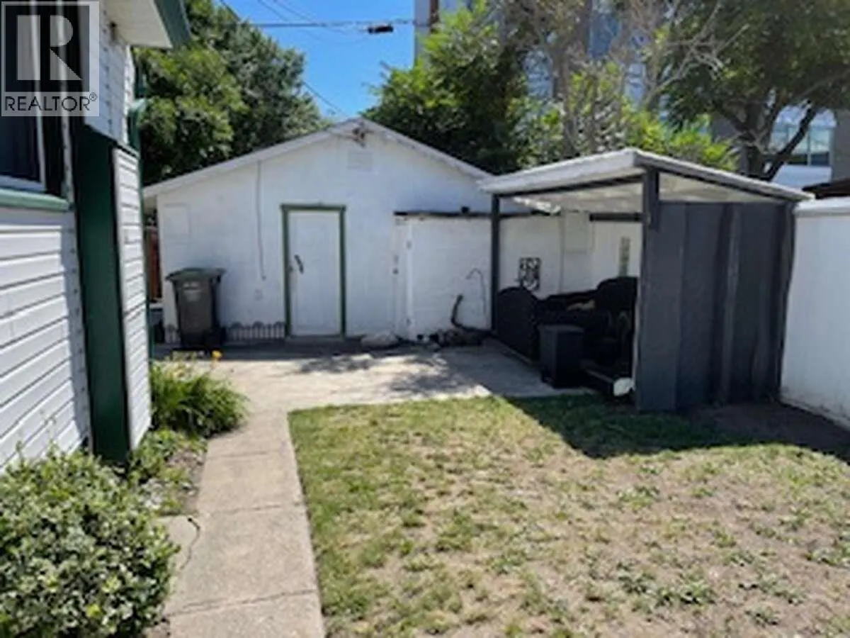 605 Wardlaw Avenue