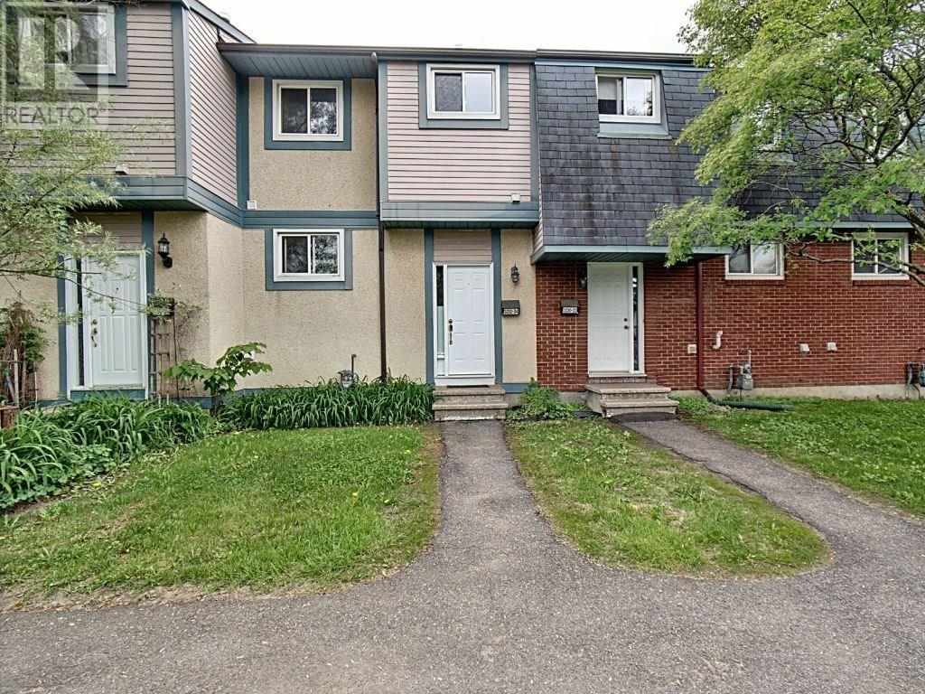 3230 UPLANDS DRIVE UNIT34, (MLS® 3722153) See this townhouse for