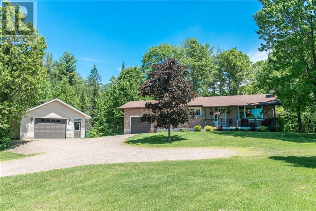 2952 B LINE ROAD, (MLS® #: 3974477) - See this property for sale in B ...