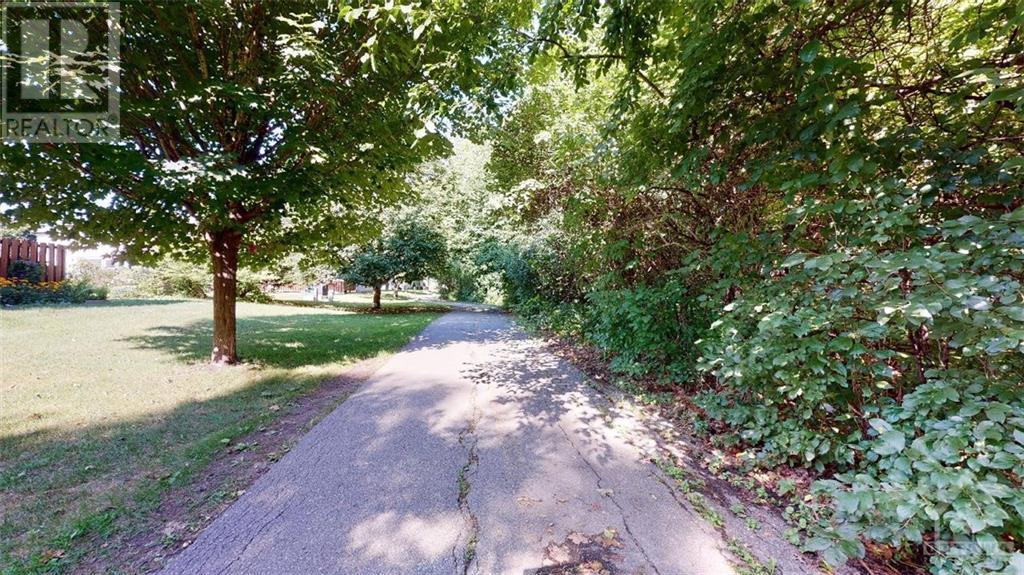 32E BENLEA DRIVE, (MLS® 4296373) See this townhouse for sale in