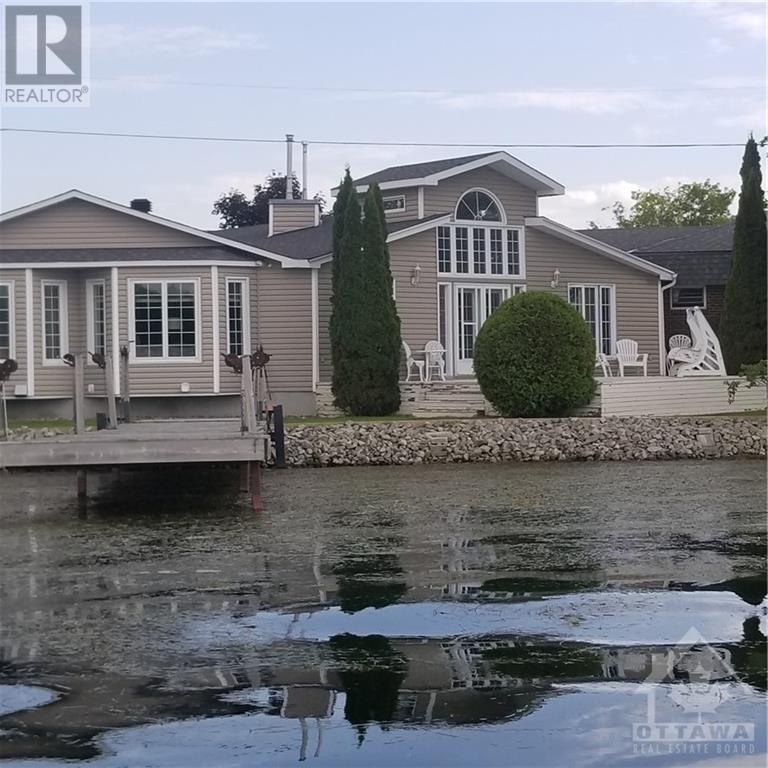 3856 RIDEAU RIVER ROAD, (MLS® 4348945) See this property for sale