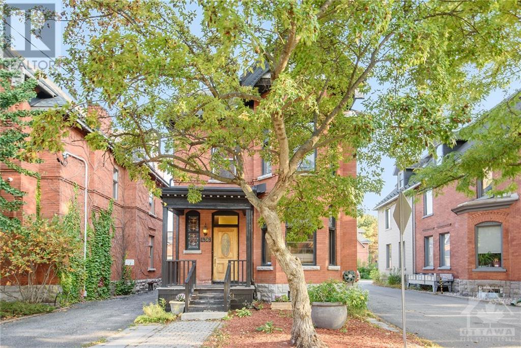 436 GILMOUR STREET, (MLS® 4415454) See this property for sale in