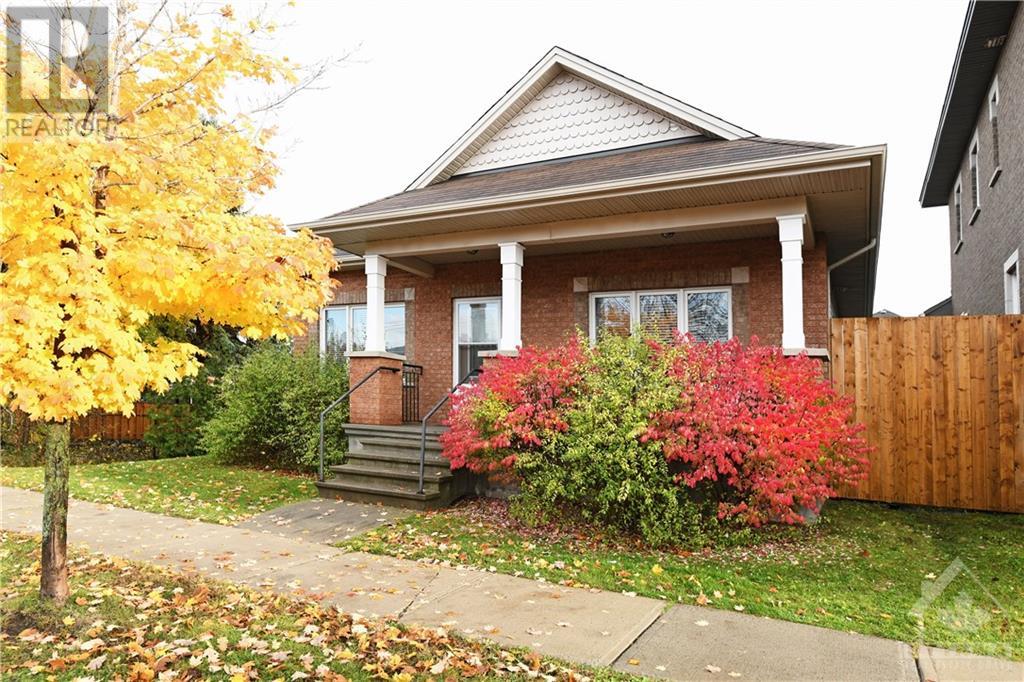 1510 QUEENSDALE AVENUE, (MLS® 4474838) See this property for sale in Deerfield Village, Ottawa