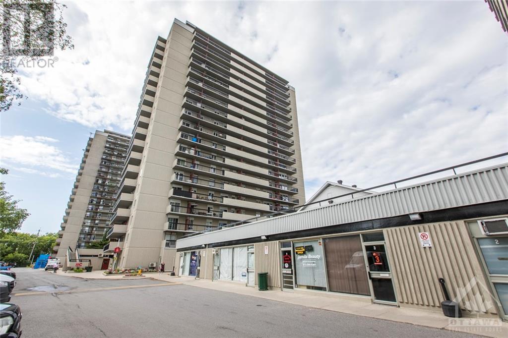158B MCARTHUR AVENUE UNIT1205, (MLS® 4517419) See this condo