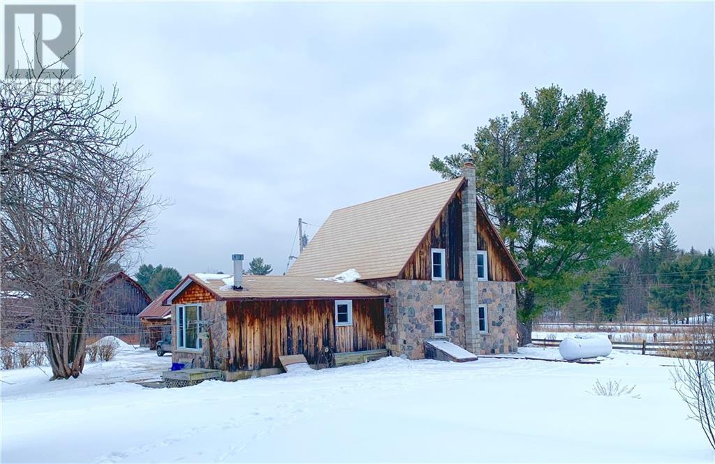 1717 FOREST LEA ROAD, (MLS® 4634315) See this property for sale in