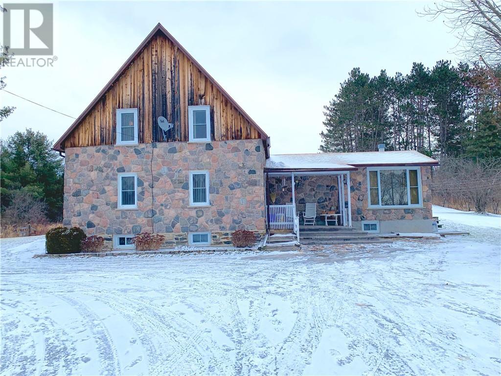 1717 FOREST LEA ROAD, (MLS® 4634315) See this property for sale in