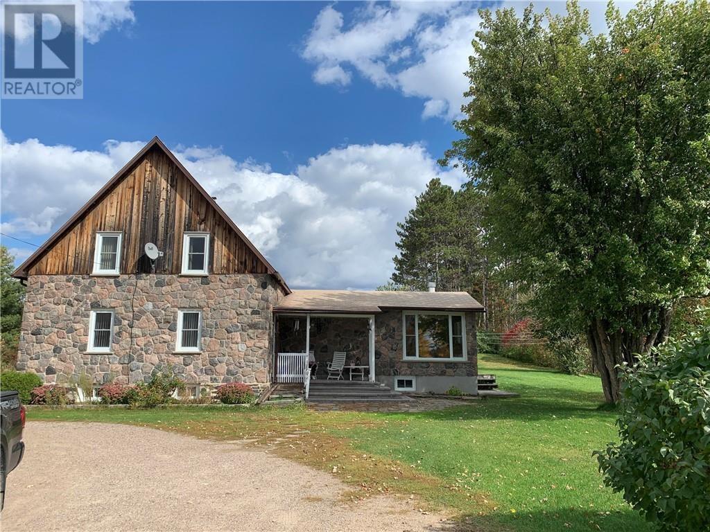 1717 FOREST LEA ROAD, (MLS® 4634315) See this property for sale in