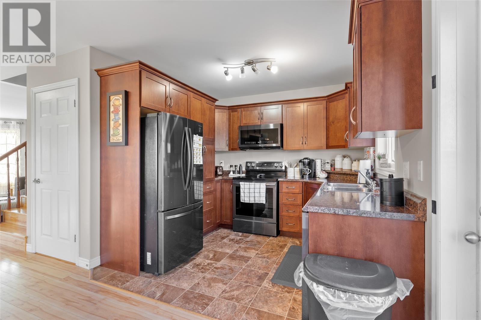 Listing 1252440 - Large Photo # 6