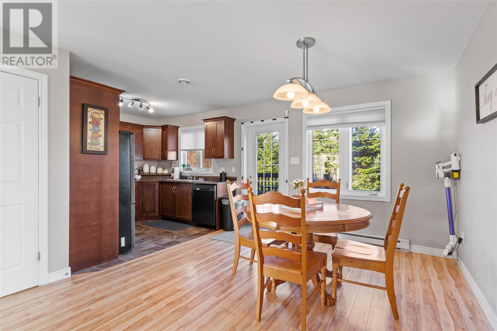 Listing 1253780 - Large Photo # 7